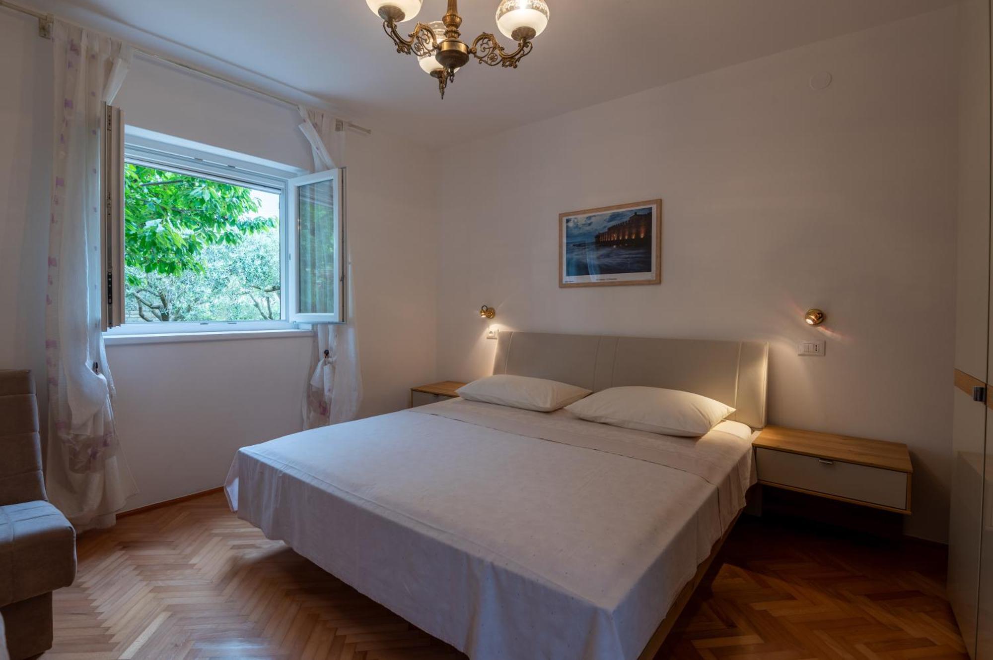 Apartments Mirella Новиград Екстериор снимка